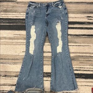 Judy Blue Flare Distressed Jeans in Blue